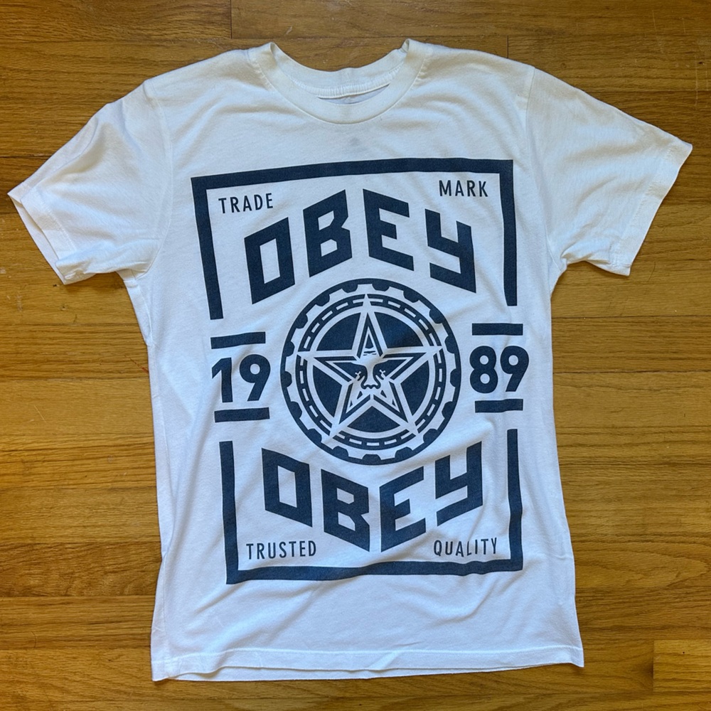 Men’s Obey T-shirt